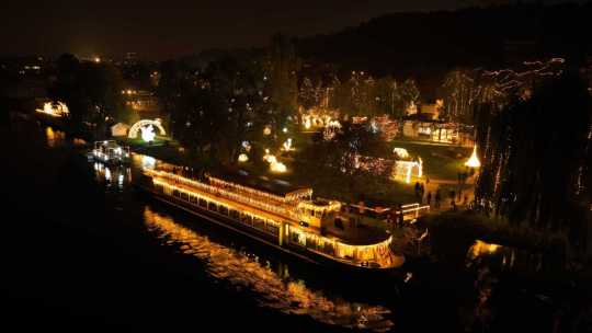 Světelný park Praha + 60 min. plavba lodí